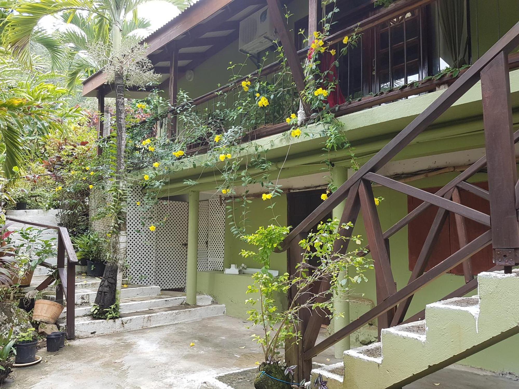 Hibiscus Valley Inn Marigot Exterior foto
